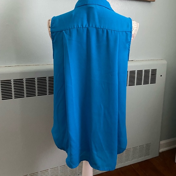 Worthington Blue Sleeveless Blouse - Picture 3 of 8
